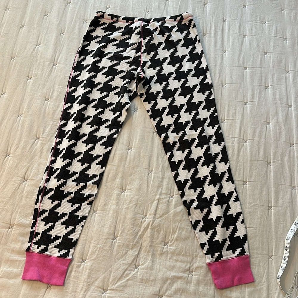 Victoria's Secret Pajama Set - Black and white Houndstooth - Picture 11 of 11